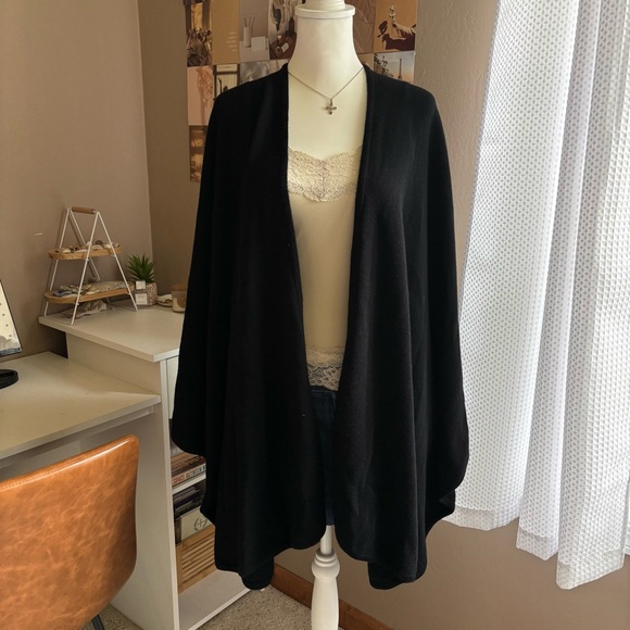 Carlisle black Lambswool poncho one size - Picture 1 of 6
